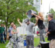 Ice Bucket Challenge se vrací s novou vlnou. O čem je nová challenge?