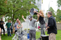 Ice Bucket Challenge se vrací s novou vlnou. O čem je nová challenge?