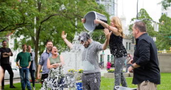 Ice Bucket Challenge se vrací s novou vlnou. O čem je nová challenge? Ice Bucket Challenge se vrací s novou vlnou. O čem je nová challenge?